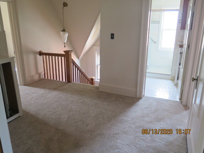 Center hall view towards entrance stairs - 2659 N Summit Ave