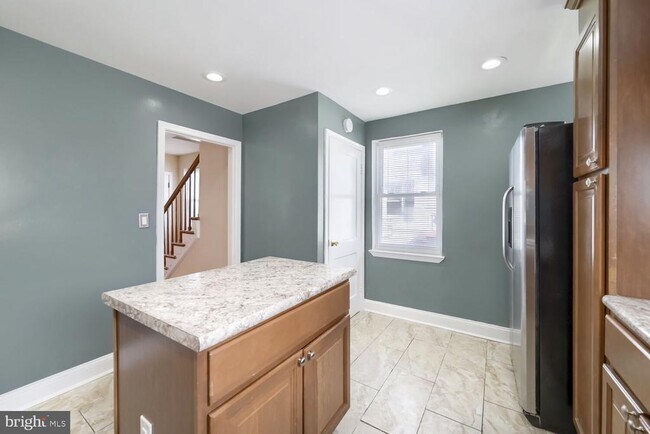 Foto del edificio - 6609 Fairdel Ave