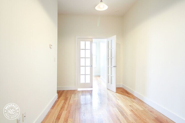 Building Photo - 143 N 8th St