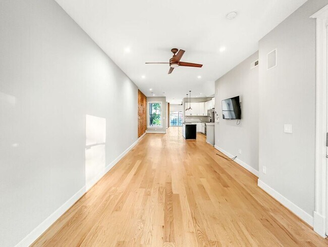 Foto del edificio - 122 Bryant St NW