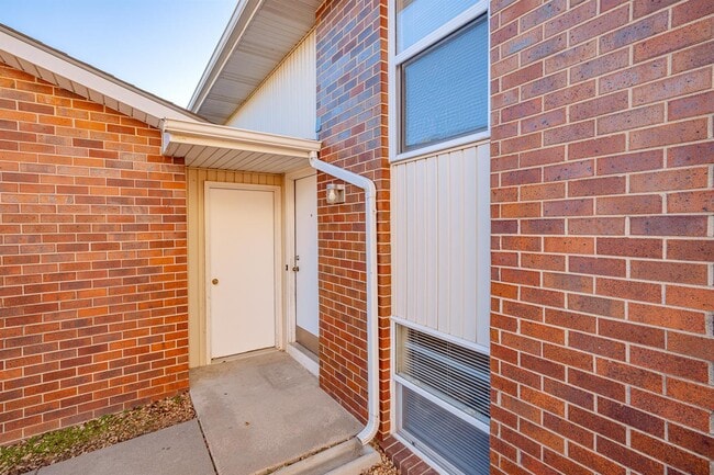 Building Photo - 3445 Portia St