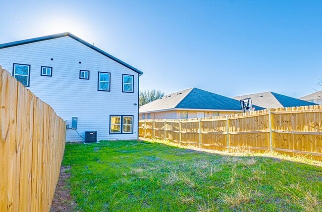 Building Photo - 13705 Biggs St