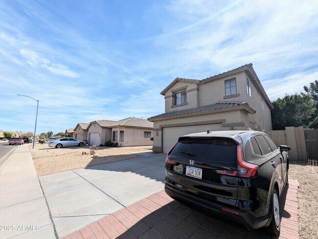 Foto del edificio - 8861 W Paradise Dr
