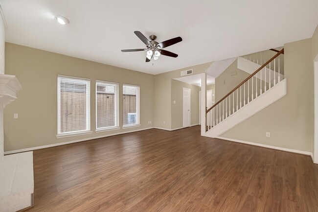 Foto del edificio - 2413 Potomac Dr