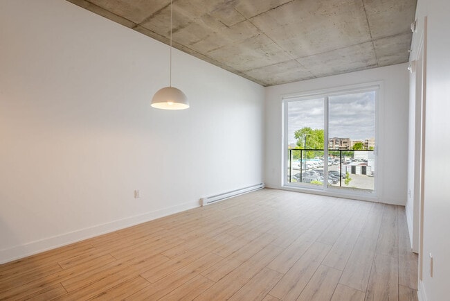 Building Photo - 17 Hyman