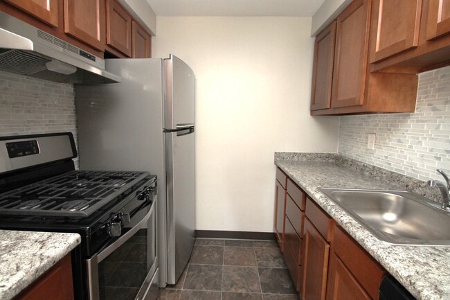 Briarwood Kitchen - Briarwood Gardens