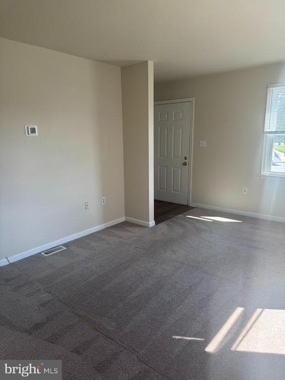 Building Photo - 536 Bracken Dr