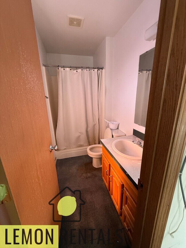 Foto del edificio - 3610 McLean Dr