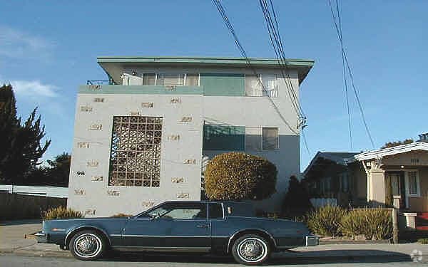 Building Photo - 98 Dutton Ave