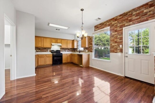 Building Photo - 14425 Lilley Brook Cove