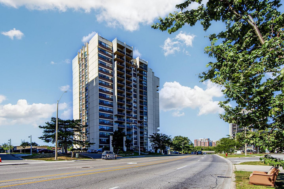 Primary Photo - Premier Court Apartments