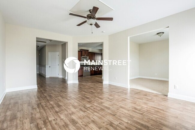 Foto del edificio - 4 Bedroom Pet-Friendly Home in Murfreesboro, TN with Main Street Renewal