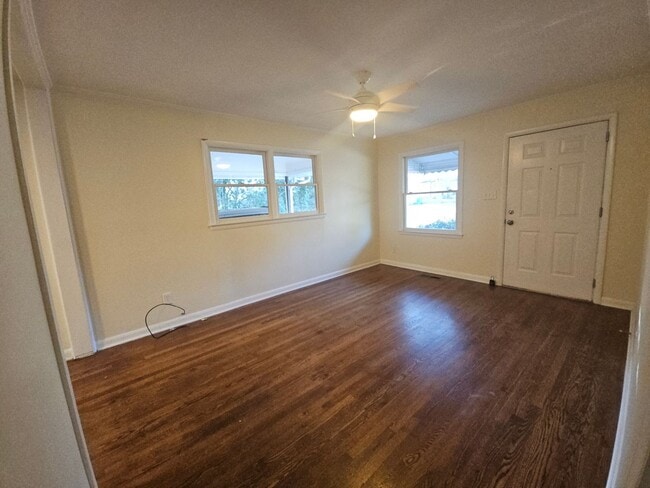 Building Photo - Mid Century For Lease/Walk to Downtown Smyrna