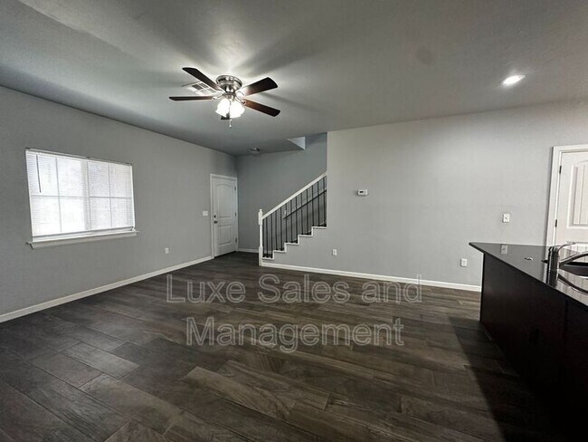 Foto del edificio - 1120 E Campbell St
