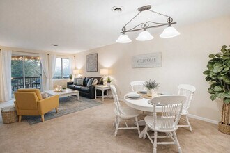 Building Photo - 722 Liberty Bell Blvd