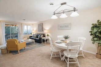 Building Photo - 722 Liberty Bell Blvd