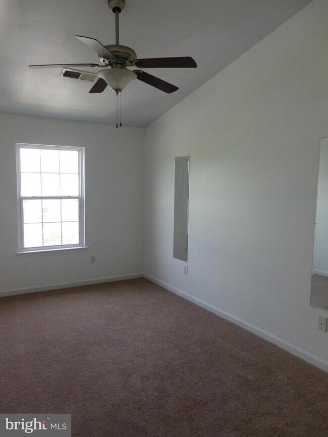 Building Photo - 1506 Blue Heron Dr