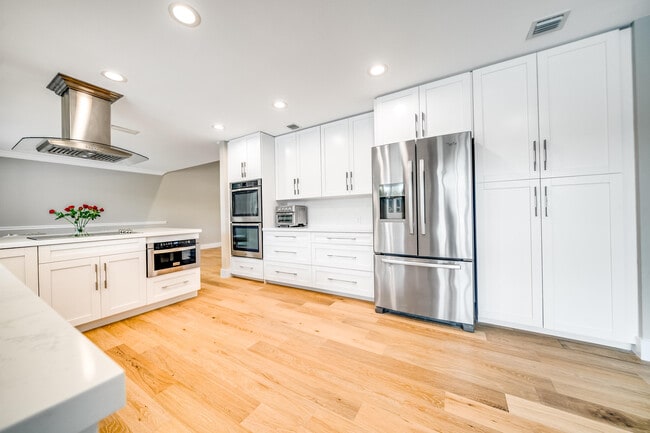 Foto del edificio - 3402 Pine Haven Cir