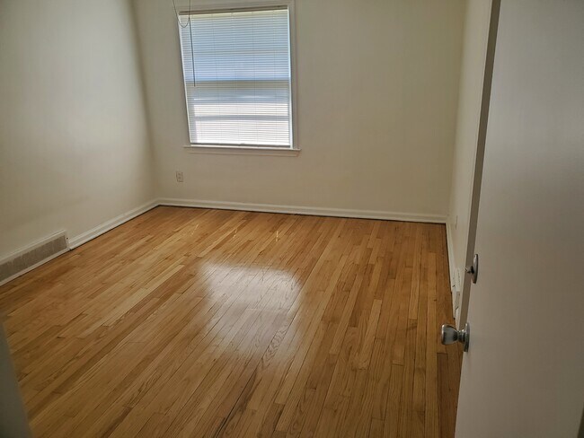 Foto del edificio - 17467 Roseville Blvd