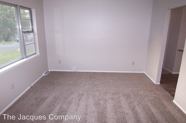 Building Photo - 3 br, 2 bath House - 3044 N. Pierce