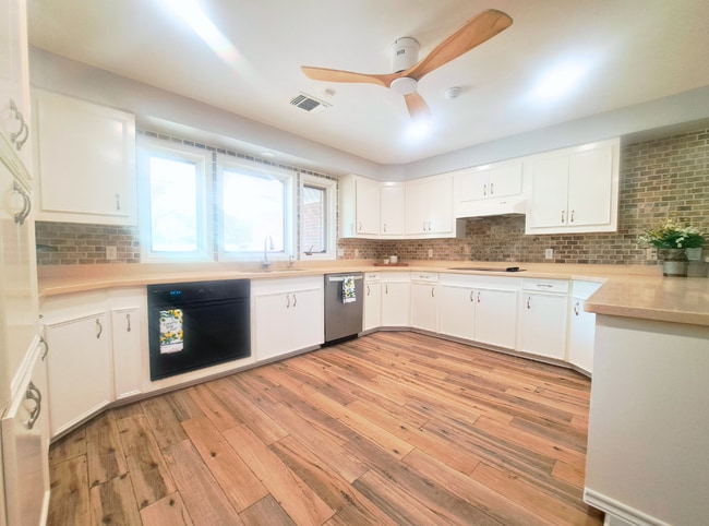 Building Photo - 112 Farm to Market 1042