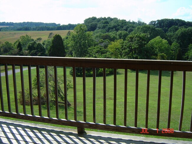 Foto del edificio - 440 Long Hollow Rd
