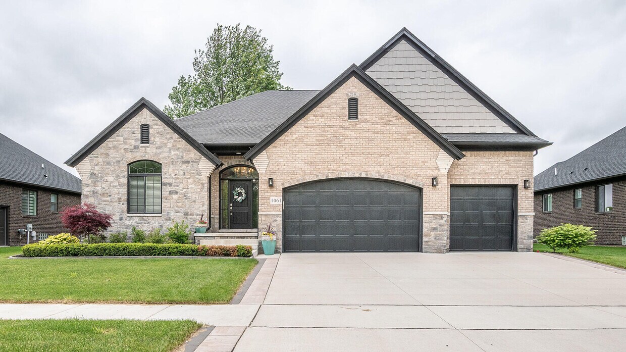 Foto principal - 1061 Birkshire Ridge