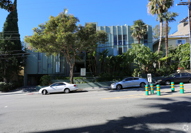 Foto del edificio - 929 Larrabee Apartments