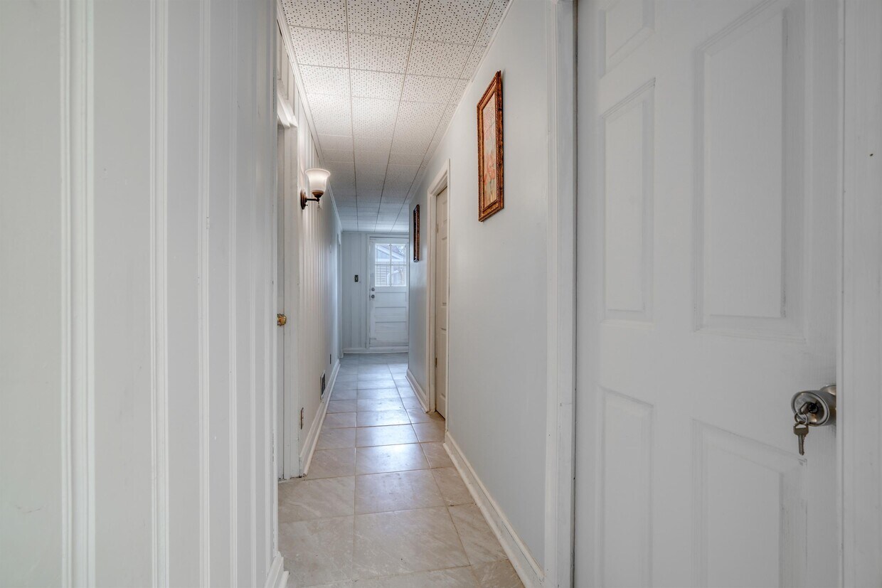 Primary Photo - 1207 St Andrews Way