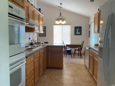 Building Photo - 14873 Valley Vista Ct