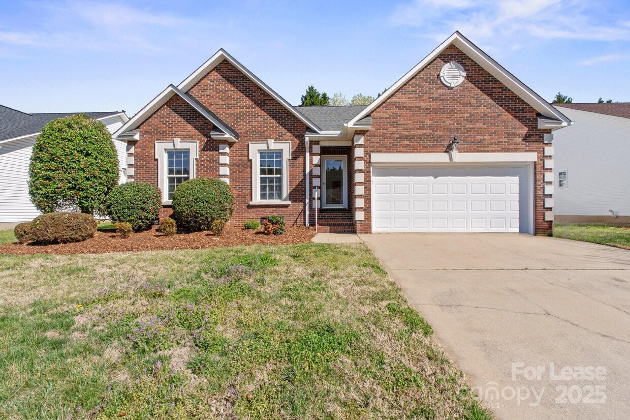Primary Photo - 1207 Overhill Rd