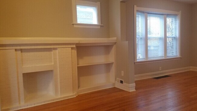 Building Photo - 2415 N Kildare Ave