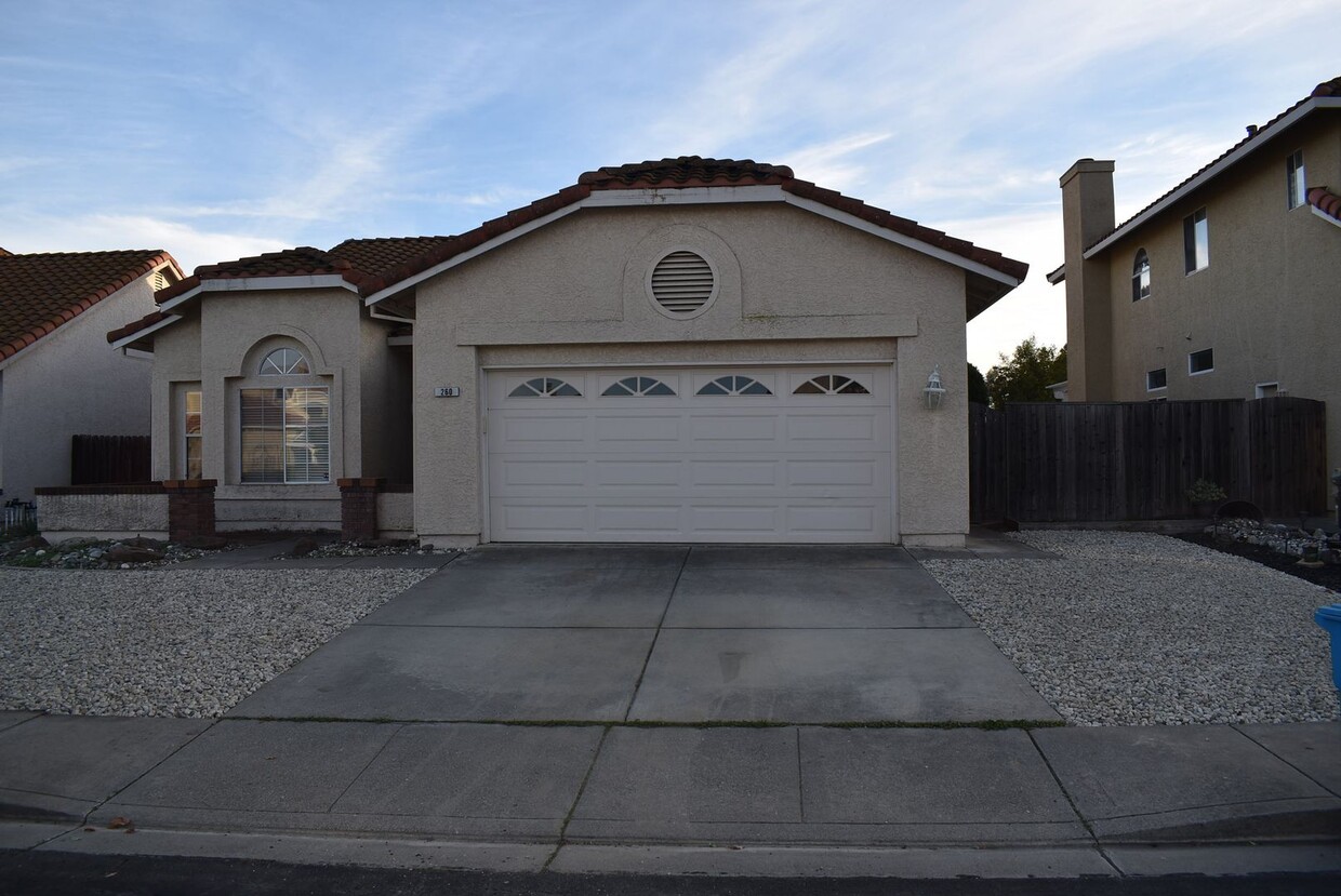 Primary Photo - Single story 4 bedroom close to TAFB!