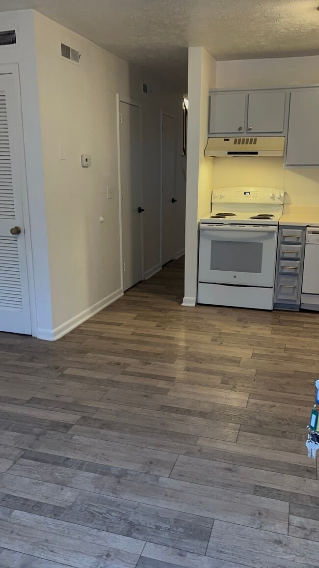 Photo - 1008 Hickory Hill Ln Apartment