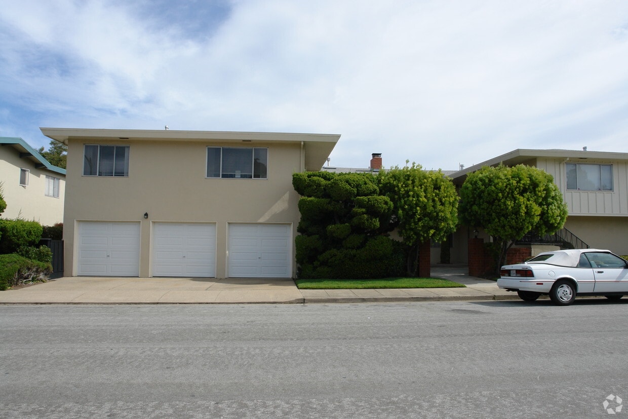 Building Photo - 1702 Sequoia Ave