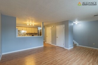 Building Photo - 2550 Candlecrest Cir