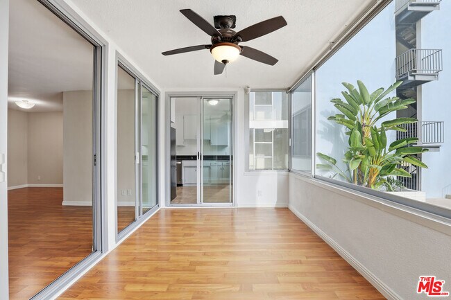 Foto del edificio - 8701 Delgany Ave