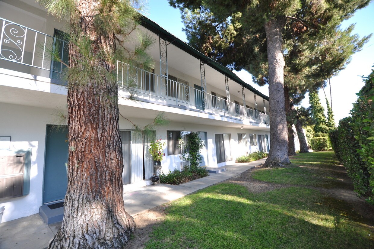 Primary Photo - 12142 Burbank Blvd
