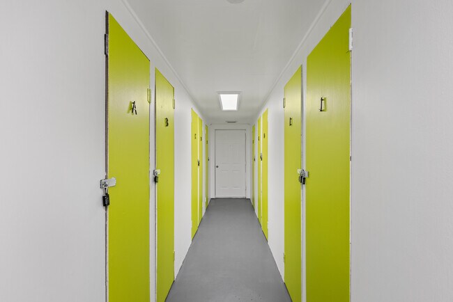 Building Photo - 1331 Goethals Dr