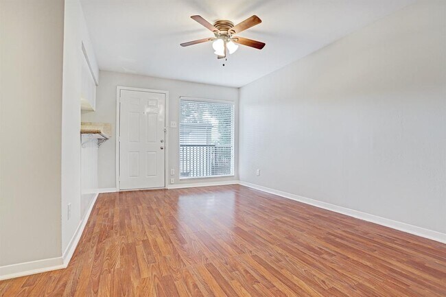 Building Photo - 3414 Garrott St