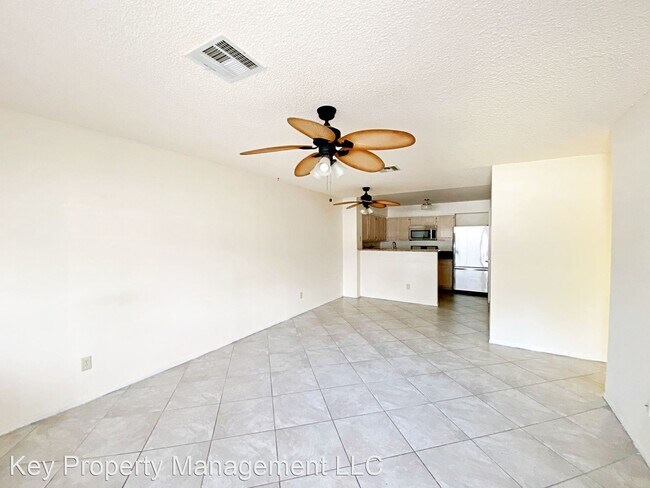 Foto del edificio - 2 br, 2 bath House - 2021 Chertsey Dr A