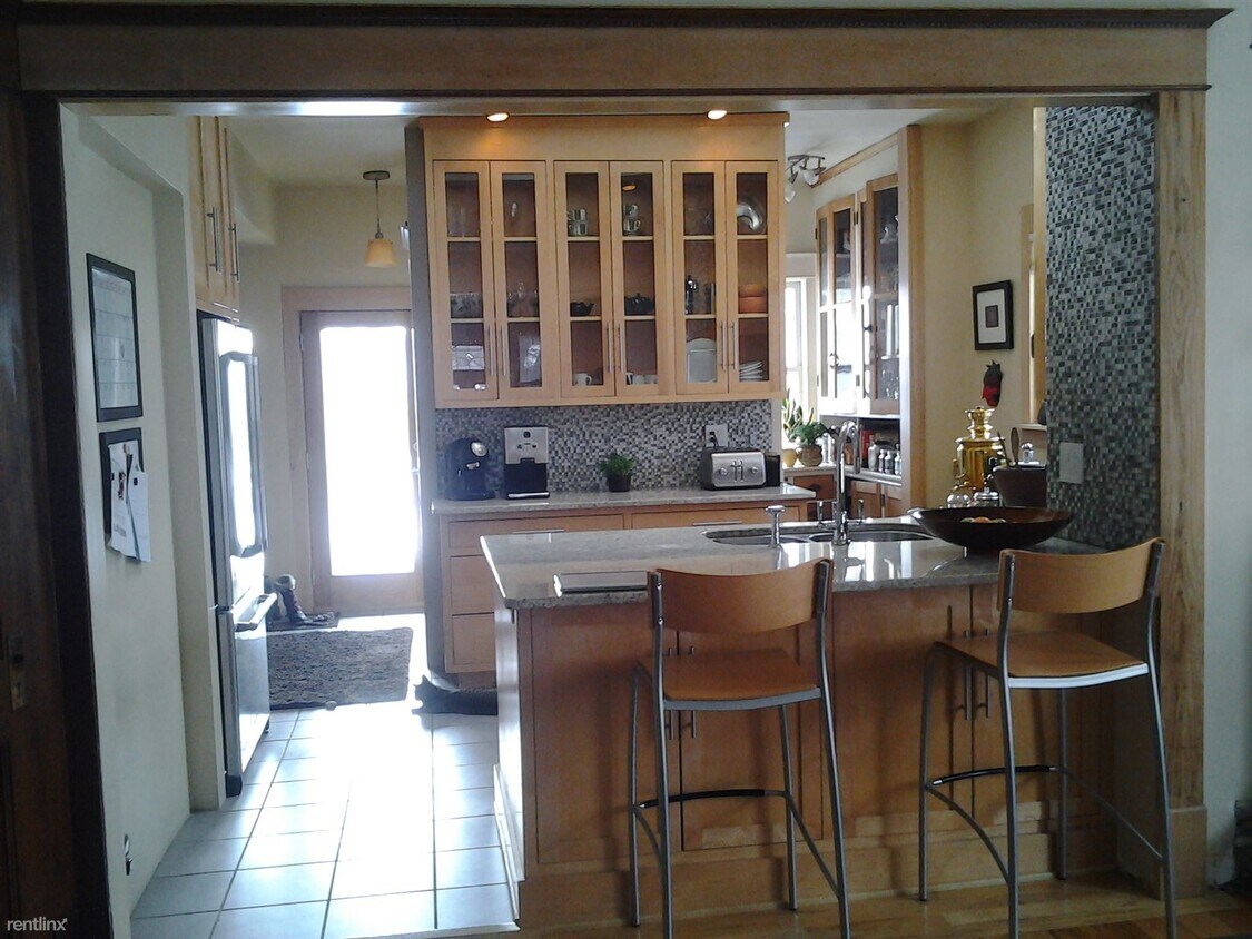 Primary Photo - 2 br, 2 bath Duplex - 206 Goodrich Avenue ...