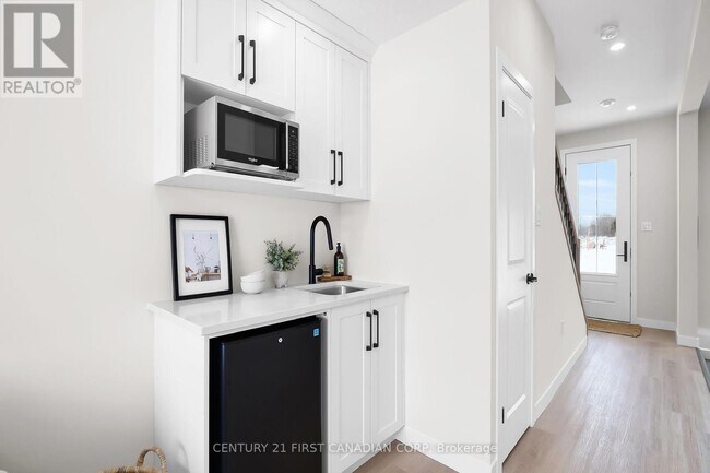 Building Photo - 310 Callaway Rd