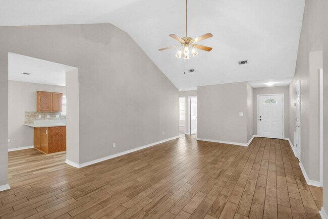 Foto del edificio - "Charming 3-Bed Retreat with 2 Full Baths in Fort Walton Beach!"