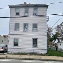 Building Photo - 143 Main Rd