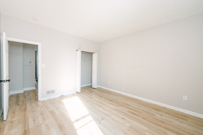 Foto del edificio - 1419 N Franklin St