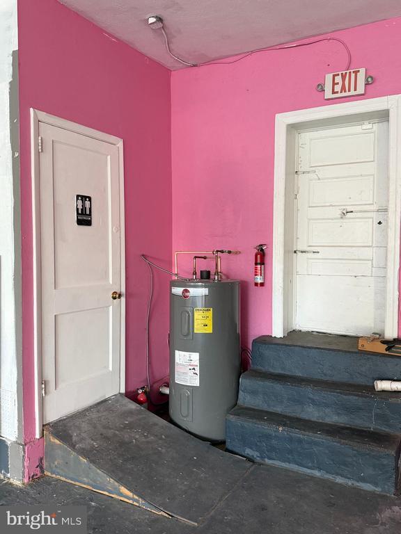 Primary Photo - 2903 Edgmont Ave