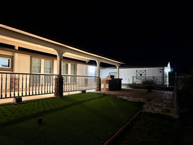 Foto del edificio - 19238 E Starflower Dr