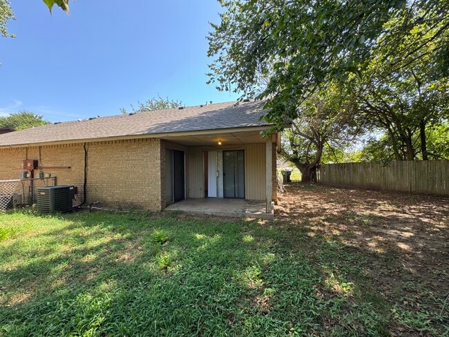 Building Photo - 4244 Wembleton Cir
