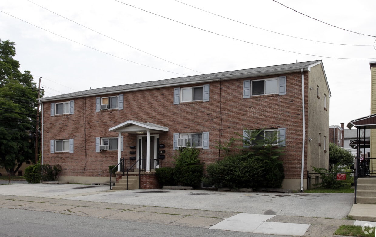 815 4th Ave, Essington, PA 19029 Apartments in Essington, PA